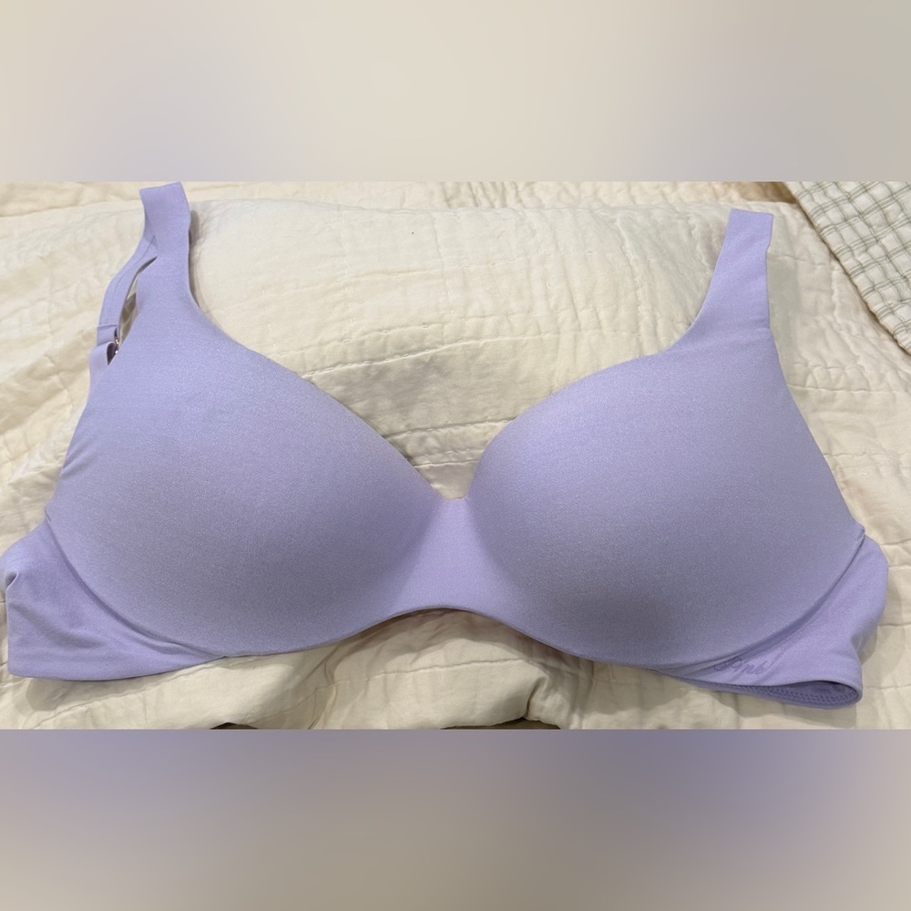 PINK Victoria's Secret Lilac Seamless Molded Bra